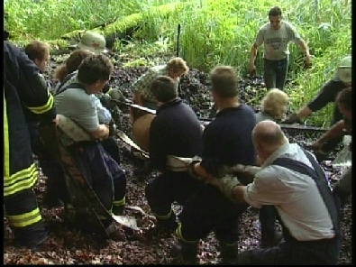 Die_Rettung_verlief_erfogreich_64_.jpg, 27.08.2006, 106 kB
